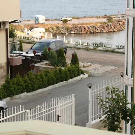 Πανσιόν Amadeus Νεσέμπαρ