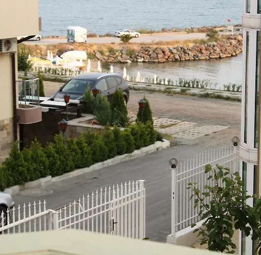 Pensión Amadeus Nesebar